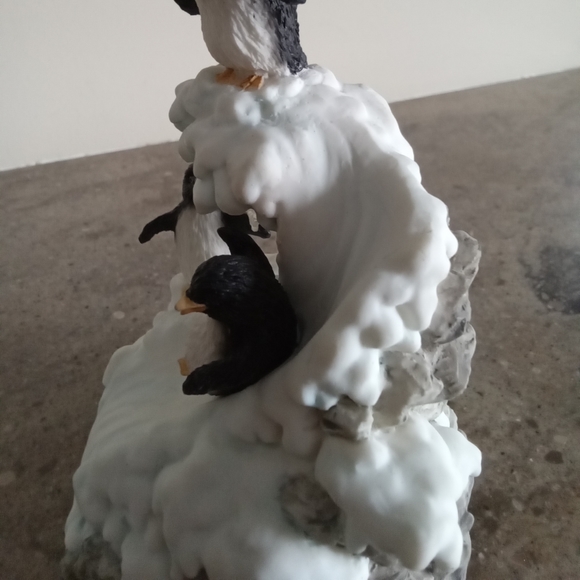 Penguin Westland Music Box Plays Talk To The Animals. - Picture 5 of 7